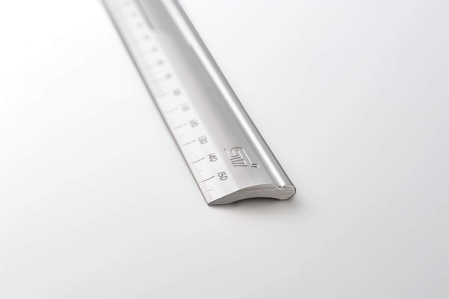 titanium_ruler_02